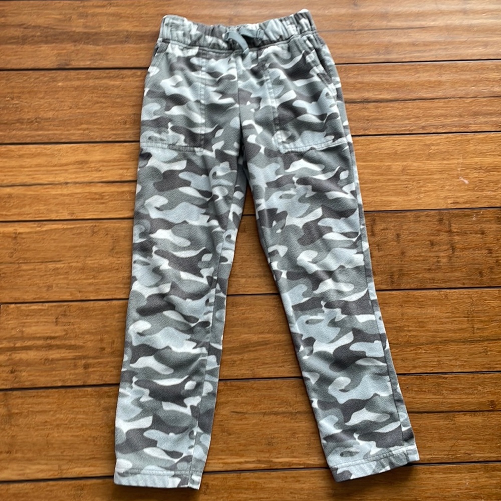 Set of 2 Oshkosh fleece pants size 7 boys